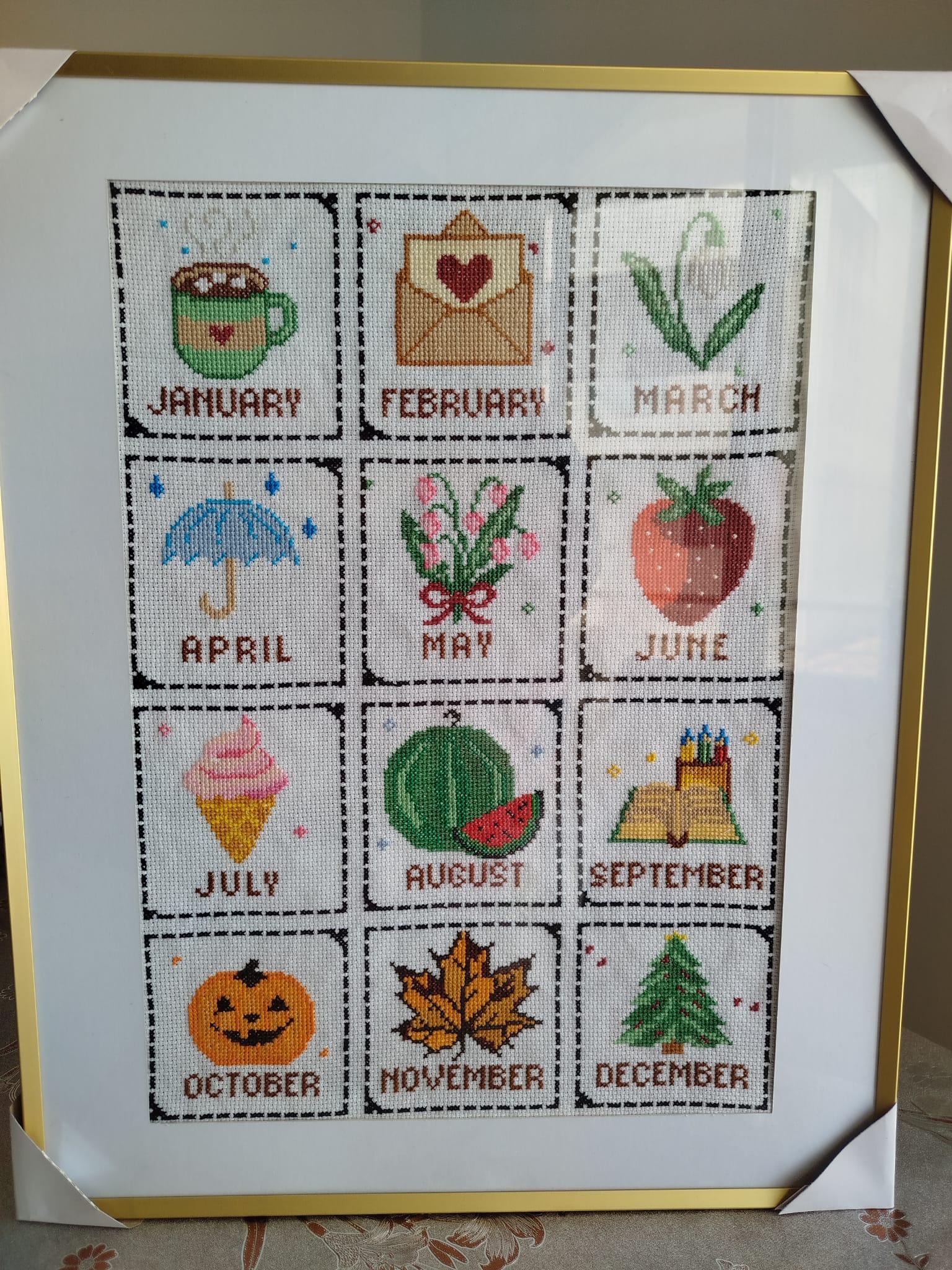 Quadro em Ponto Cruz 12 Meses do Ano | Pontélia