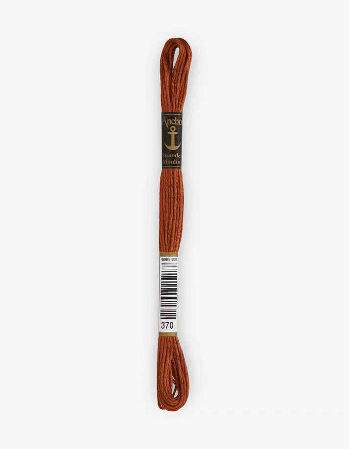 Meada de fio Mouliné Anchor 8 m em terracota, enrolada em duas voltas