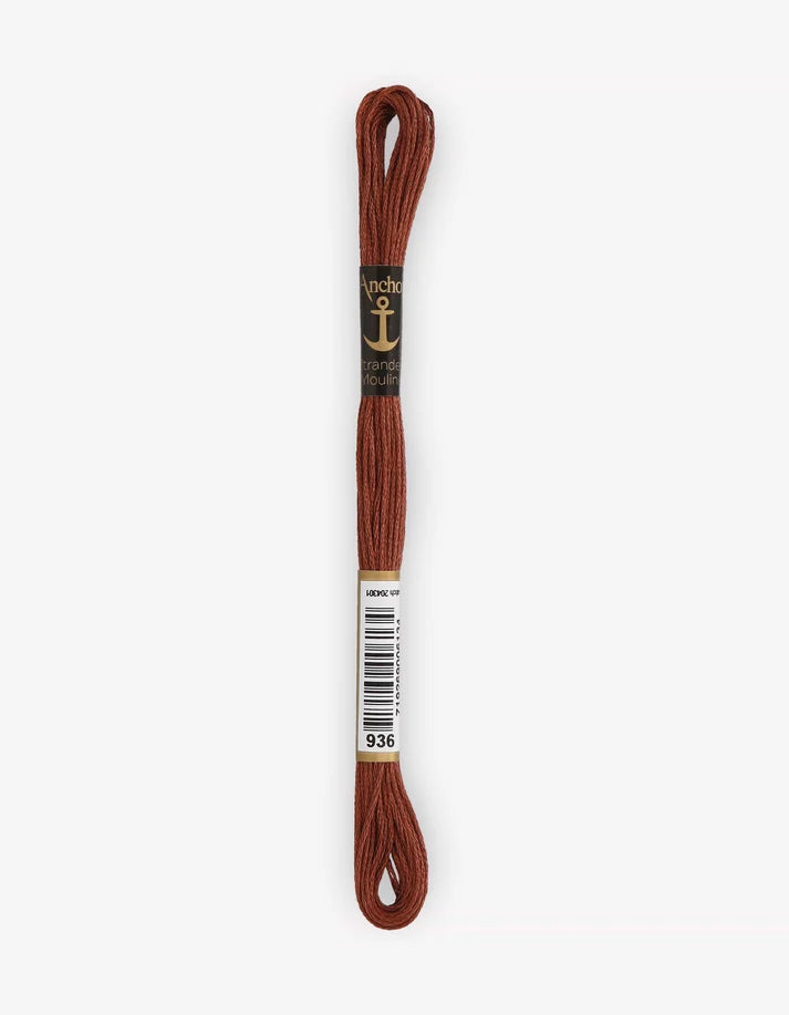 Meada de fio Mouliné Anchor 8 m em castanho-avermelhado escuro, fio torcido
