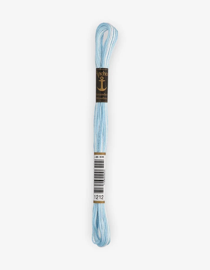 Meada de fio Mouliné Anchor, 8 m, azul claro em ombré multicolor