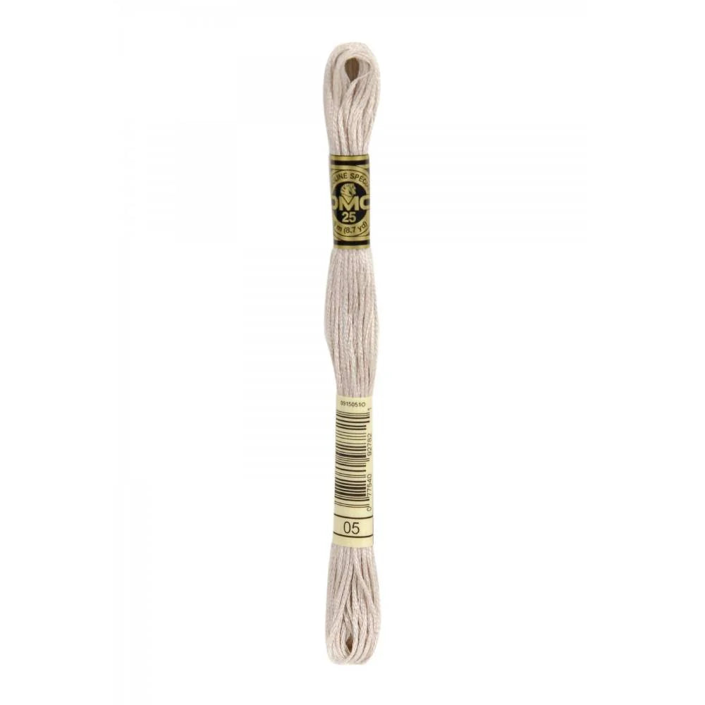 Meada de fio de bordar DMC Mouliné Spécial 8 m, creme claro