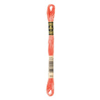 Fio de ponto-cruz em linha coral, com etiqueta 352